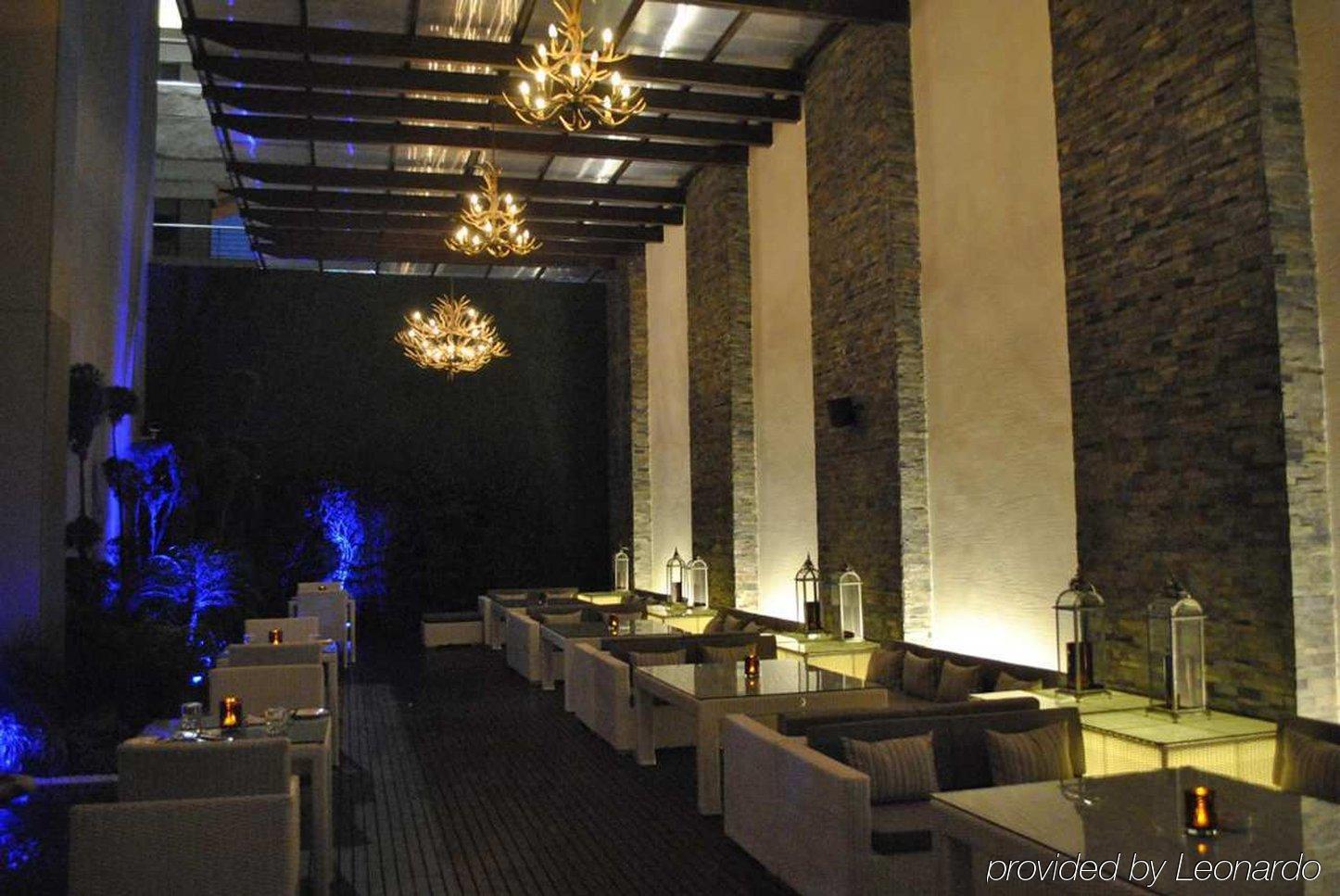 Doubletree By Hilton Gurugram Baani Square Hotel Gurgaon Exterior photo